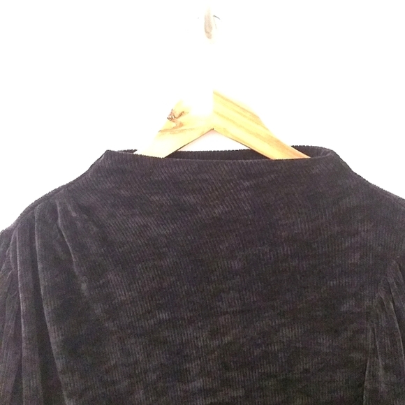 NWOT Express Black Brushed Velvet Mockneck Sweater Size XL - Picture 4 of 12